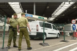 Польша ускорит выдачу карт побыту для граждан пяти стран