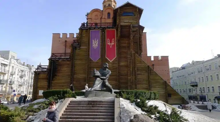 Золотые ворота Владимира Великого (реконструкция)