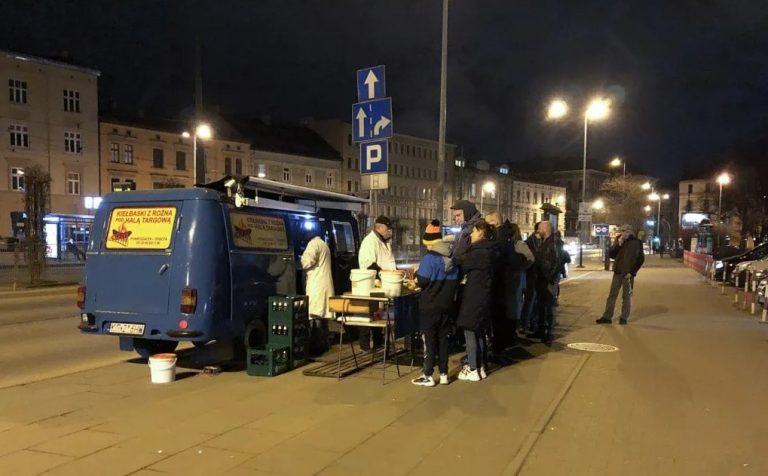 Niebieski Van Hala Targowa Kraków